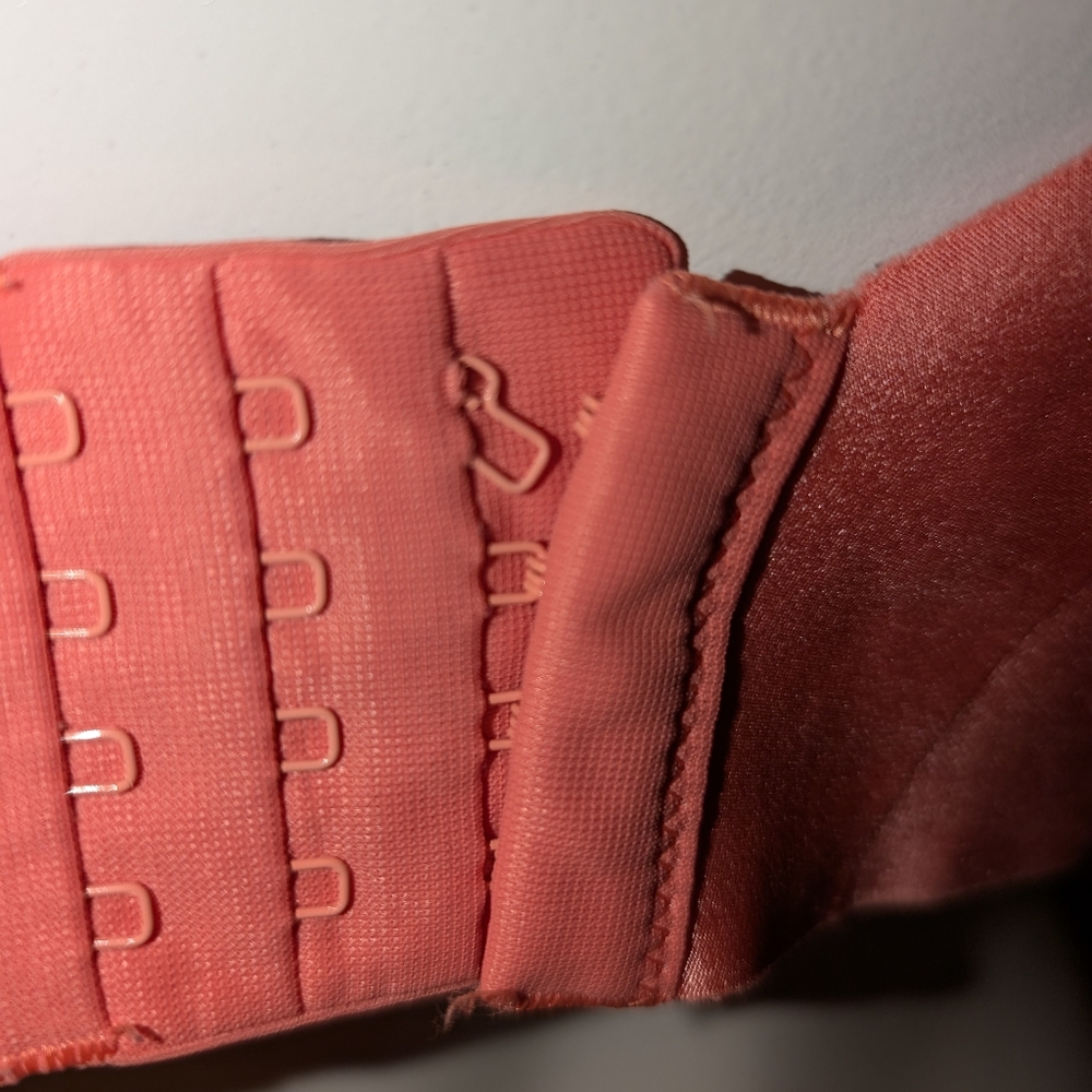 Coral color bra - Picture 4 of 4